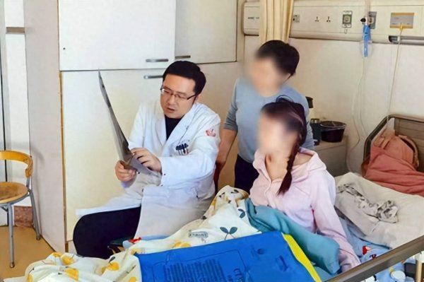 中兴证券 以仁心琢玉骨 以匠心筑铁壁——河北医大三院成功为“玻璃娃娃”实施高难度钢针取出术