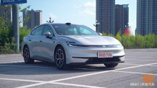 景逸策略 这车太听劝了，真没槽点！长安启源A06我开上了，确实不错